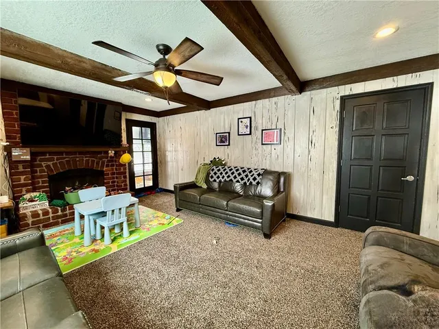 $535,000 | 12470 Lipper Avenue, Higginsville, MO 64037