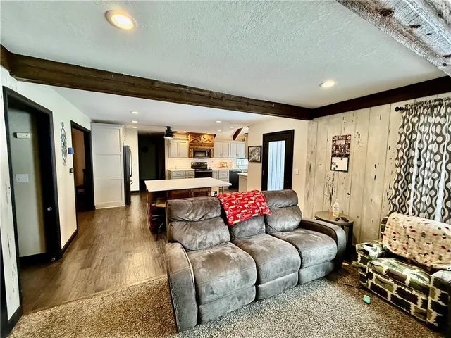 $535,000 | 12470 Lipper Avenue, Higginsville, MO 64037