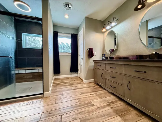 $535,000 | 12470 Lipper Avenue, Higginsville, MO 64037