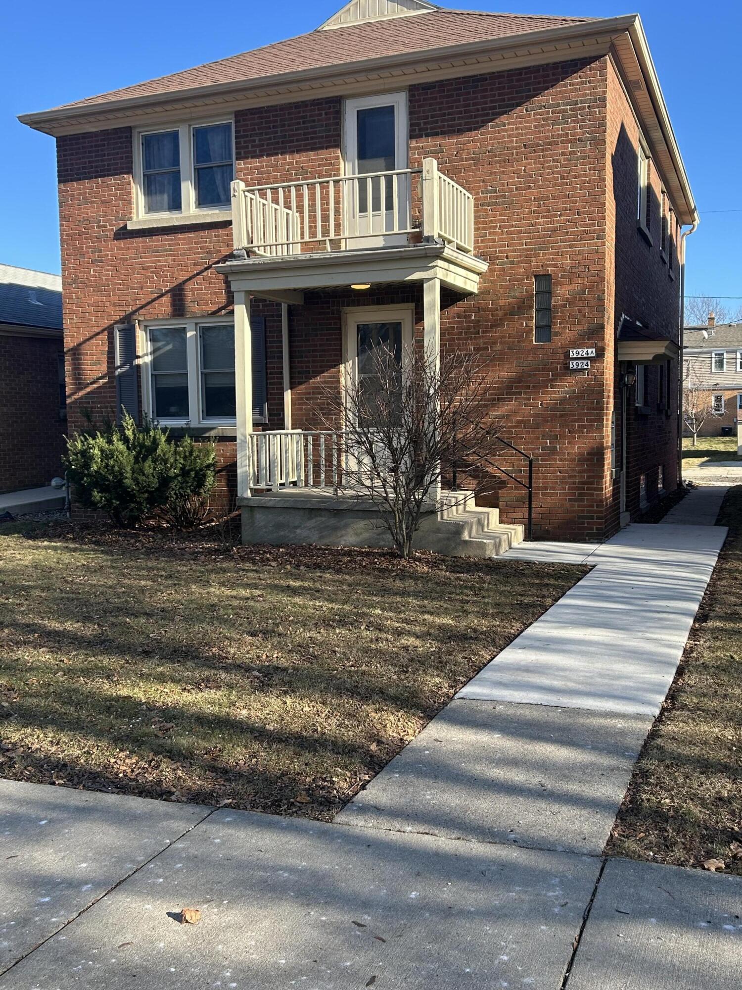 3924 South 2nd Street Milwaukee, WI 53207 - Photo 1 of 18 Front View