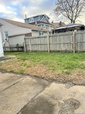 $499,000 | 8 South Street, Lawrence, NY 11559