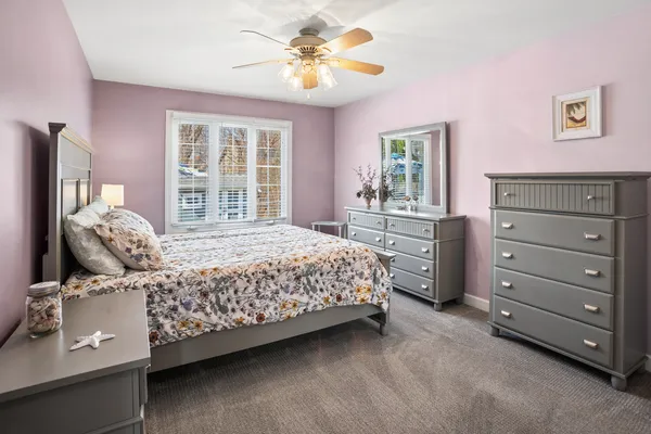 $379,500 | 100 Longford Drive, Elgin, IL 60120