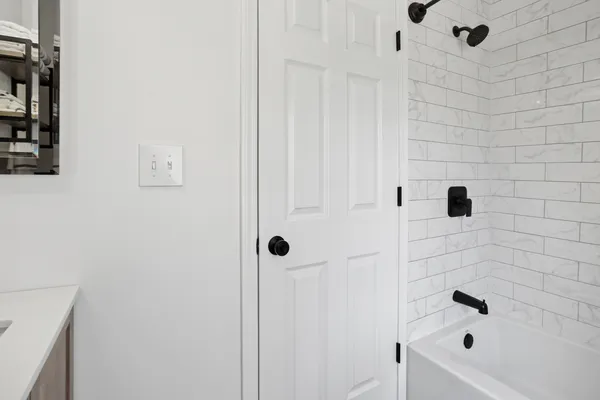 $379,500 | 100 Longford Drive, Elgin, IL 60120