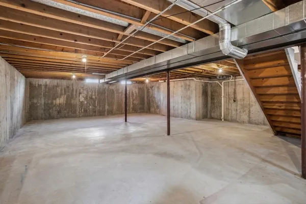 $379,500 | 100 Longford Drive, Elgin, IL 60120