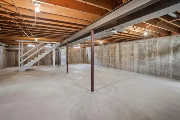 $379,500 | 100 Longford Drive, Elgin, IL 60120