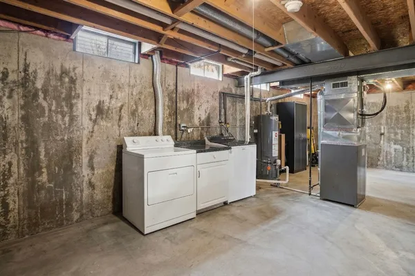 $379,500 | 100 Longford Drive, Elgin, IL 60120