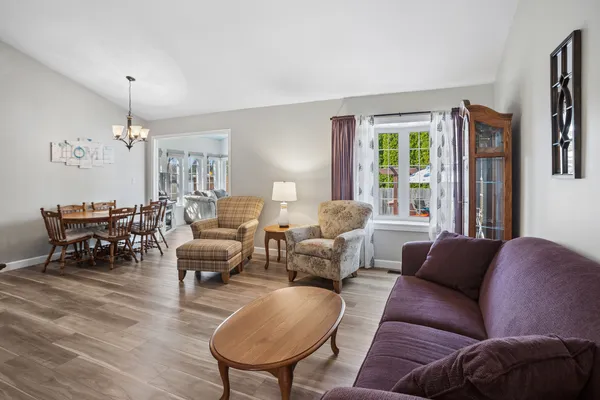 $379,500 | 100 Longford Drive, Elgin, IL 60120