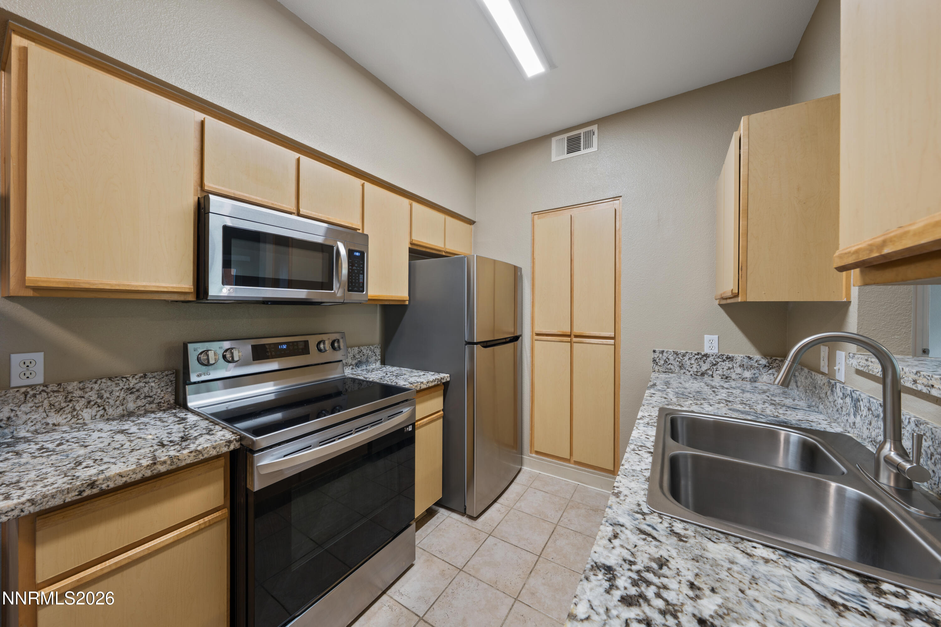 6850 Sharlands Avenue, Unit 1038 Reno, NV 89523 - Photo 7 of 50 A7V09237