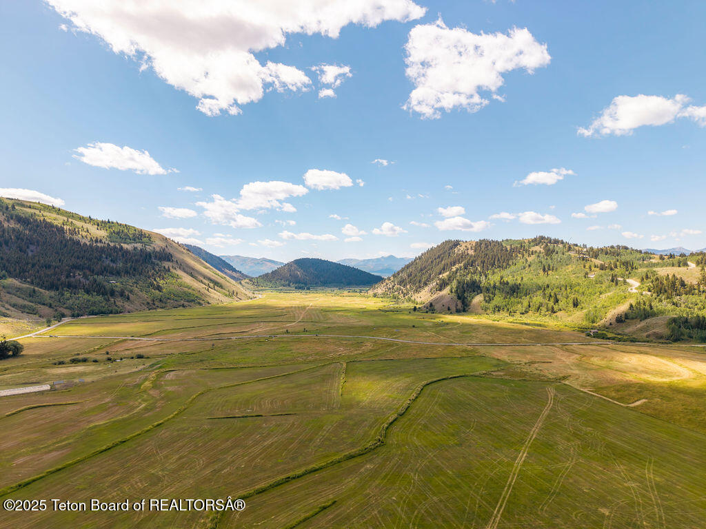 955 Red Tail Butte Road Jackson, WY 83001 - Photo 4 of 18 OH View South