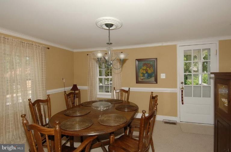 202 Edwards Ferry Road Northeast Leesburg, VA 20176 - Photo 14 of 28 Dining Room