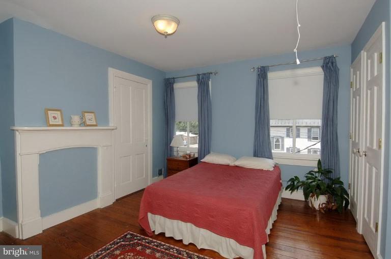 202 Edwards Ferry Road Northeast Leesburg, VA 20176 - Photo 15 of 28 Bedroom #1