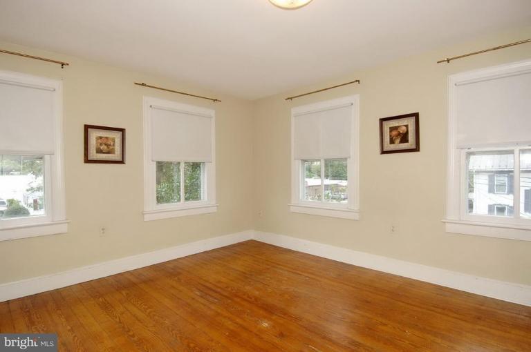 202 Edwards Ferry Road Northeast Leesburg, VA 20176 - Photo 18 of 28 Bedroom #4