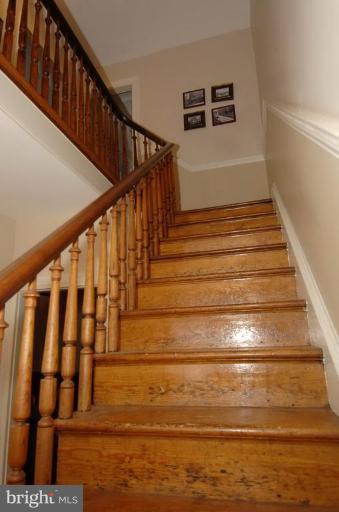 202 Edwards Ferry Road Northeast Leesburg, VA 20176 - Photo 7 of 28 Staircase
