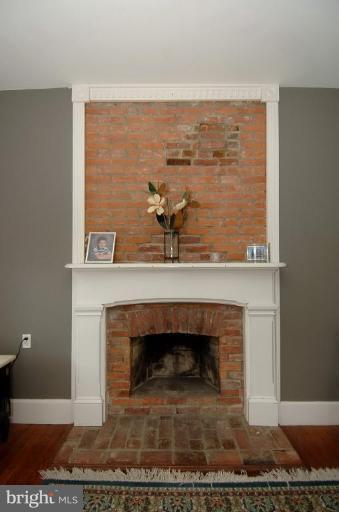 202 Edwards Ferry Road Northeast Leesburg, VA 20176 - Photo 10 of 28 LIVING ROOM FIREPLACE