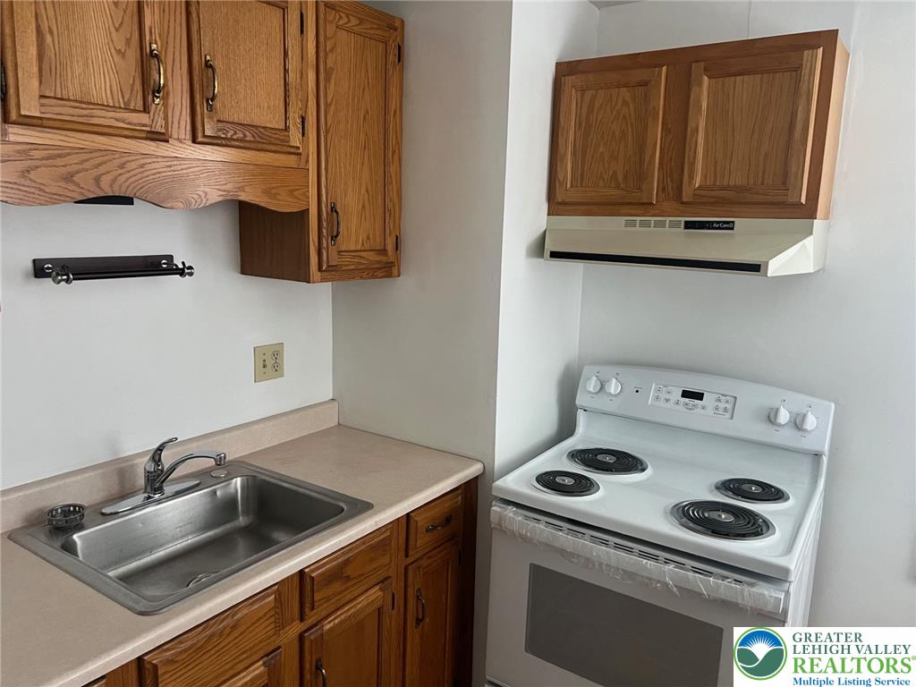 431 Maple Street Bethlehem, PA 18018 - Photo 8 of 11