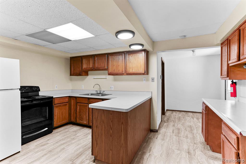 23863 Middlebelt Road Farmington Hills, MI 48336 - Photo 6 of 22
