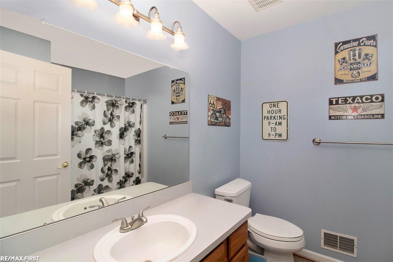 52137 Rivard Road New Baltimore, MI 48047 - Photo 11 of 27 31374699-10.JPG