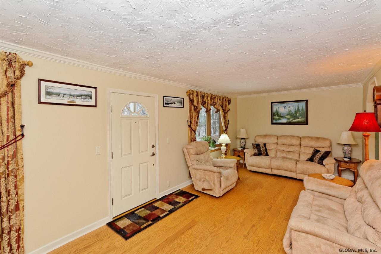 30 A Swatling Road Colonie, NY 12110 - Photo 5 of 25 Photo 5