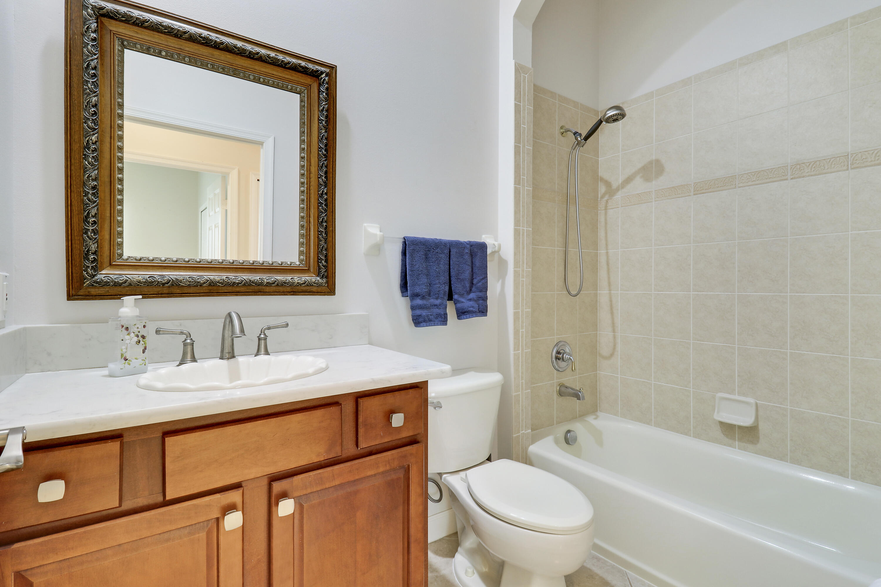 8262 Riviera Way Port St. Lucie, FL 34986 - Photo 39 of 74 Guest Bathroom