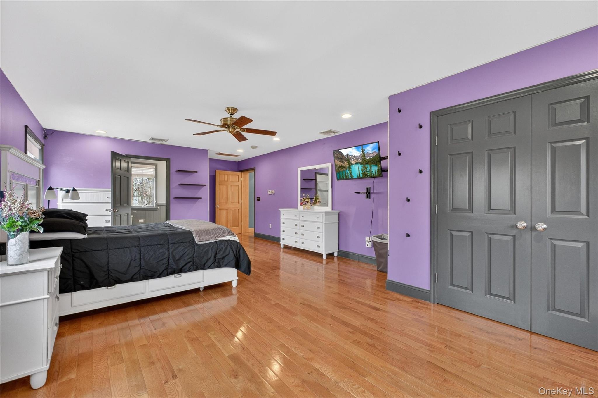 23 Ruth Road Cortlandt Manor, NY 10567 - Photo 23 of 50 Huge closets, tons of space.