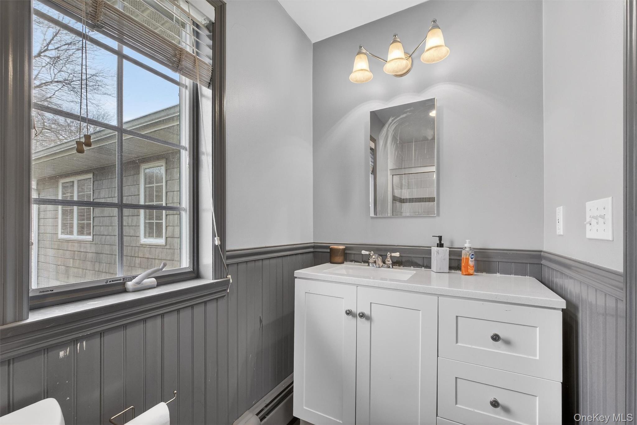 23 Ruth Road Cortlandt Manor, NY 10567 - Photo 24 of 50 Ensuite bathroom for secondary ensuite bedroom.