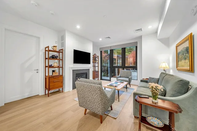 $1,550,000 | 100 Linden Street, Unit 111, Wellesley, MA 02482