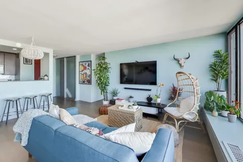 $225,000 | 5455 North Sheridan Road, Unit 3711, Chicago, IL 60640