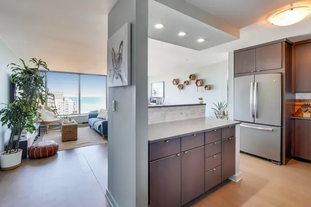 $225,000 | 5455 North Sheridan Road, Unit 3711, Chicago, IL 60640