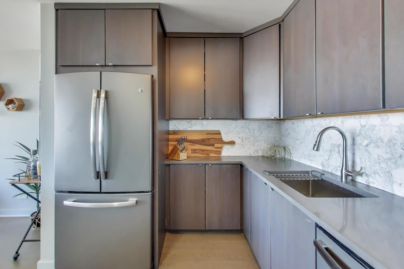 5455 North Sheridan Road, Unit 3711 Chicago, IL 60640 - Photo 17 of 36