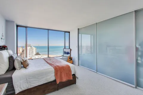 $225,000 | 5455 North Sheridan Road, Unit 3711, Chicago, IL 60640