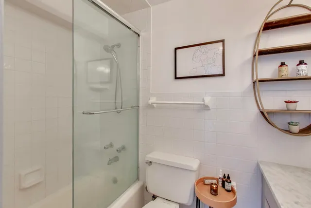 $225,000 | 5455 North Sheridan Road, Unit 3711, Chicago, IL 60640