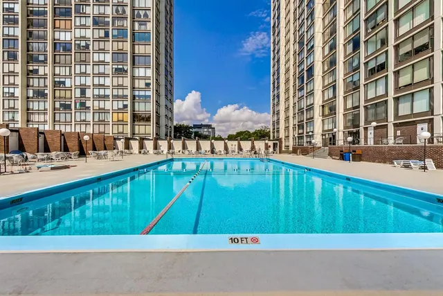 $225,000 | 5455 North Sheridan Road, Unit 3711, Chicago, IL 60640