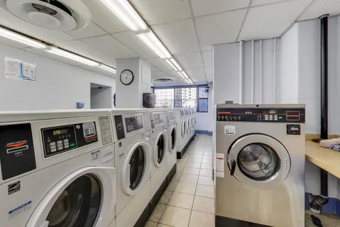 $225,000 | 5455 North Sheridan Road, Unit 3711, Chicago, IL 60640