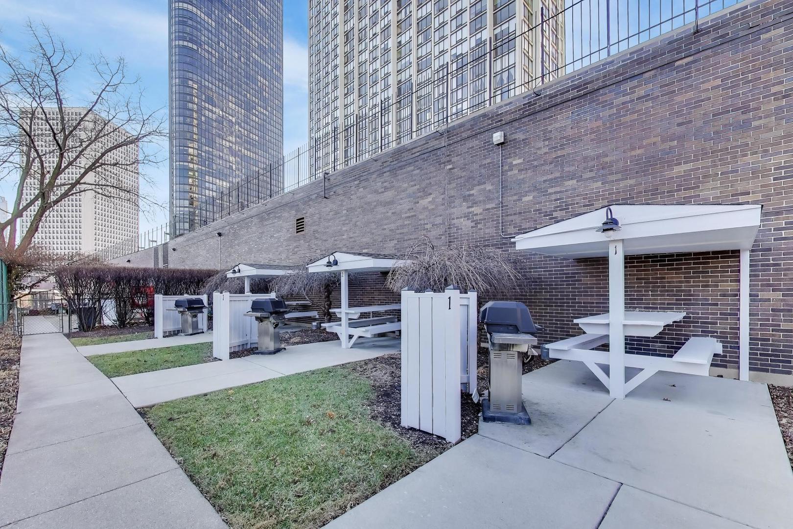 5455 North Sheridan Road, Unit 3711 Chicago, IL 60640 - Photo 28 of 36