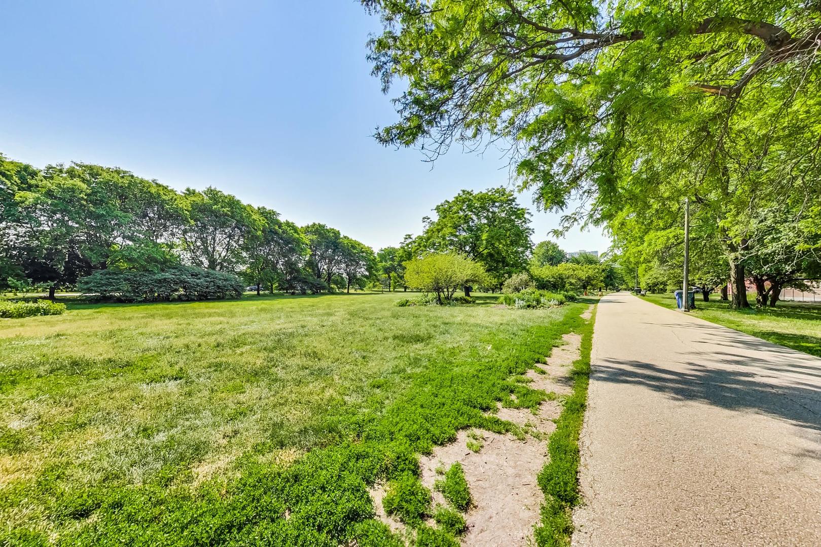 5455 North Sheridan Road, Unit 3711 Chicago, IL 60640 - Photo 31 of 36