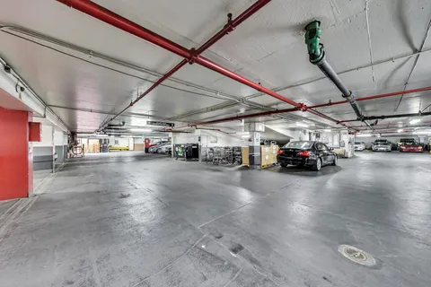 $225,000 | 5455 North Sheridan Road, Unit 3711, Chicago, IL 60640