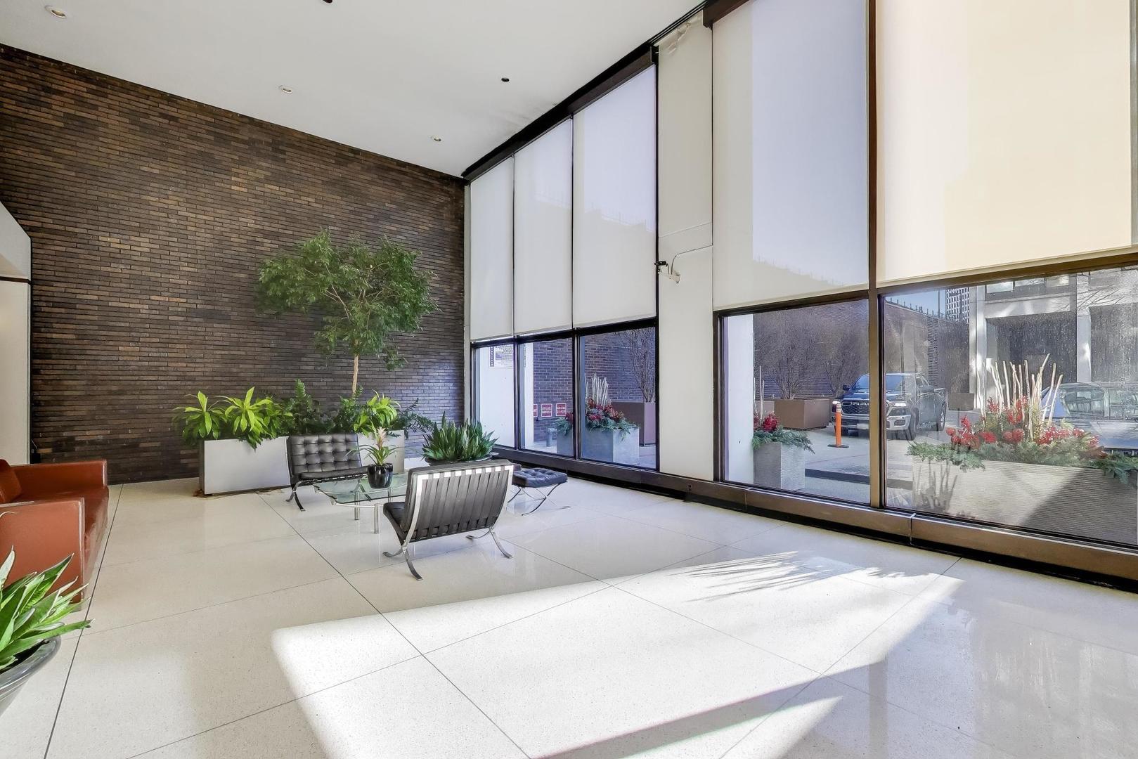 5455 North Sheridan Road, Unit 3711 Chicago, IL 60640 - Photo 6 of 36