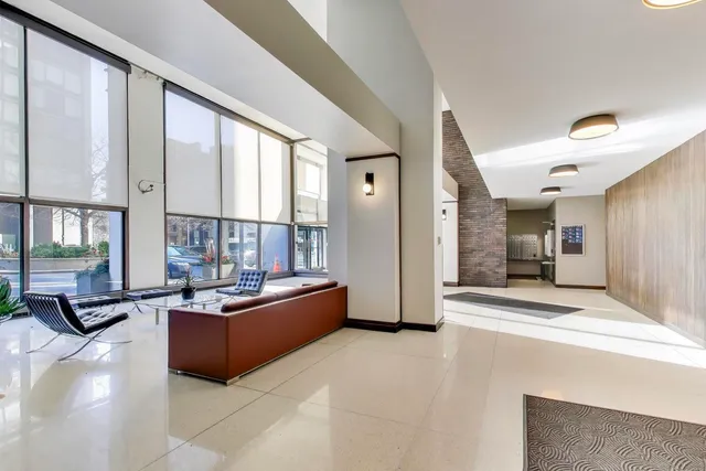 $225,000 | 5455 North Sheridan Road, Unit 3711, Chicago, IL 60640