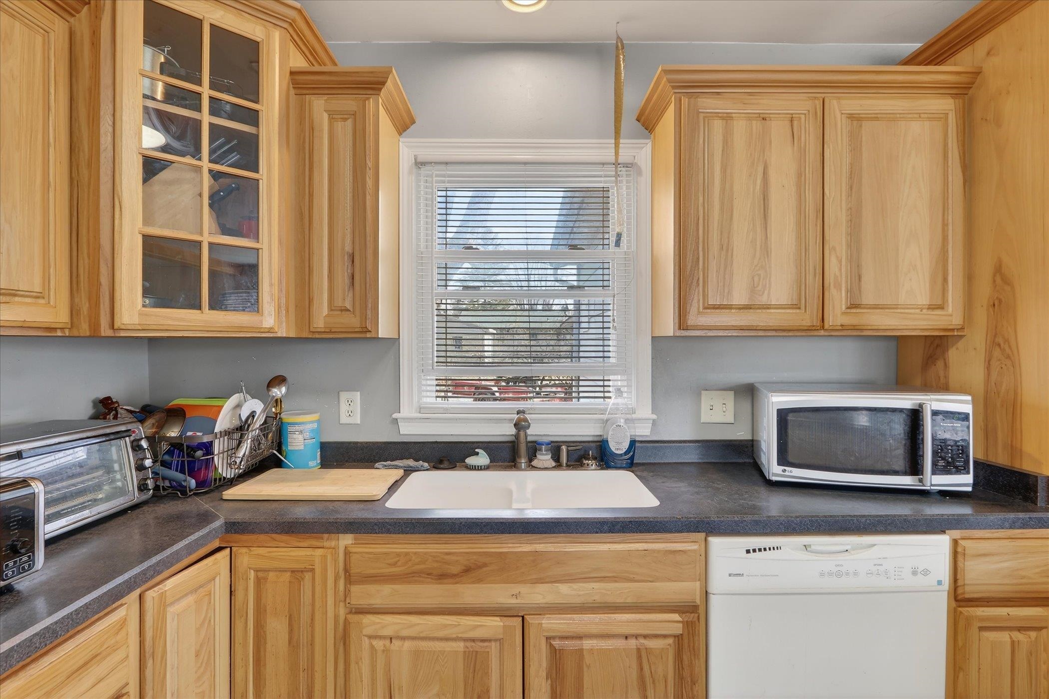 2433 Butlin Drive Beloit, WI 53511 - Photo 13 of 35