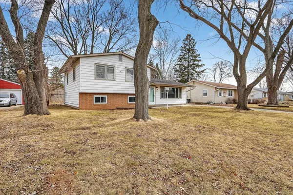 $269,900 | 2433 Butlin Drive, Beloit, WI 53511