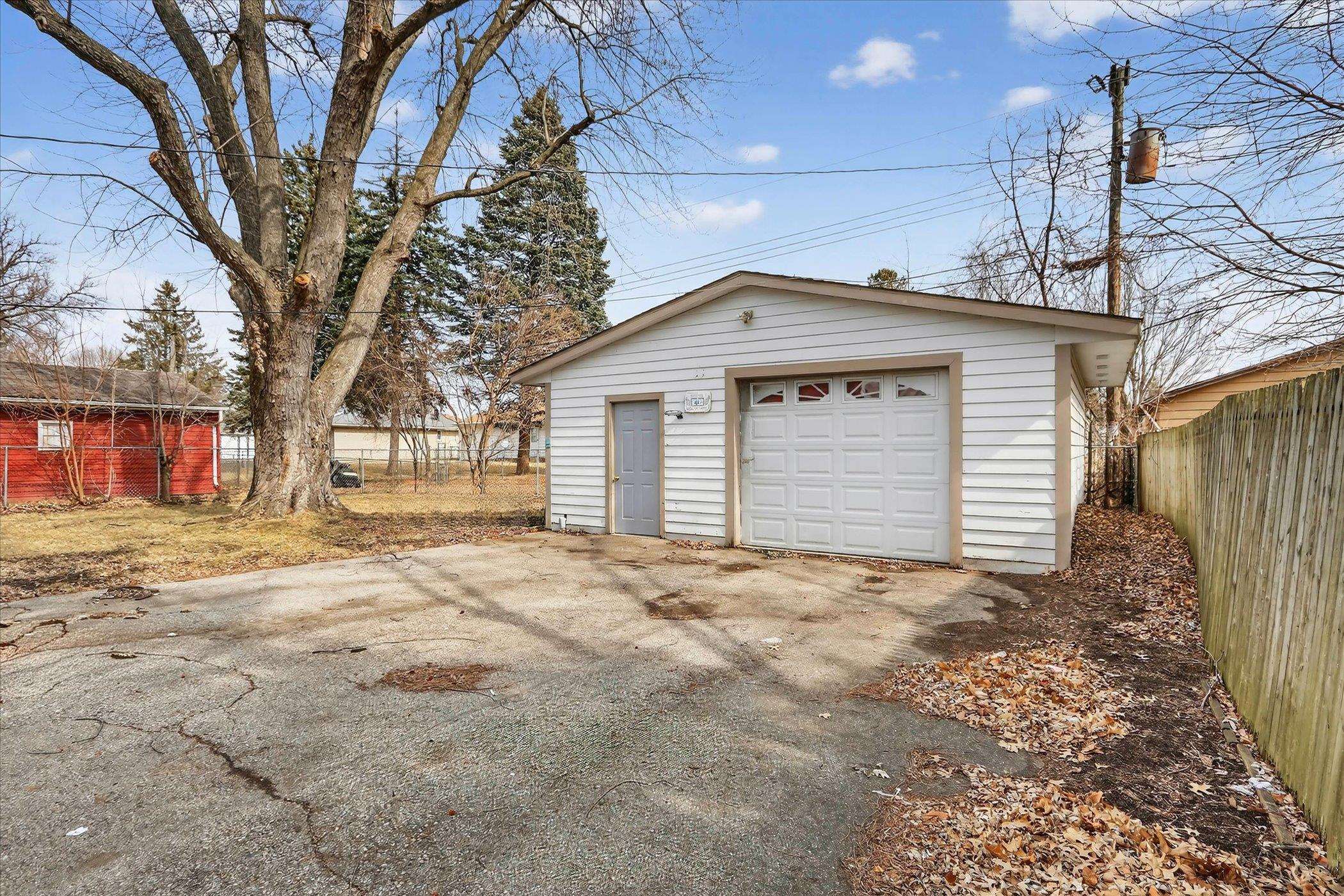 2433 Butlin Drive Beloit, WI 53511 - Photo 34 of 35