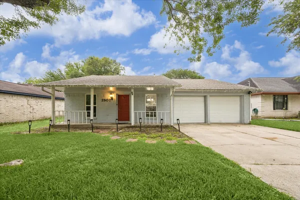 $255,000 | 2907 Arkansas Avenue, Dickinson, TX 77539
