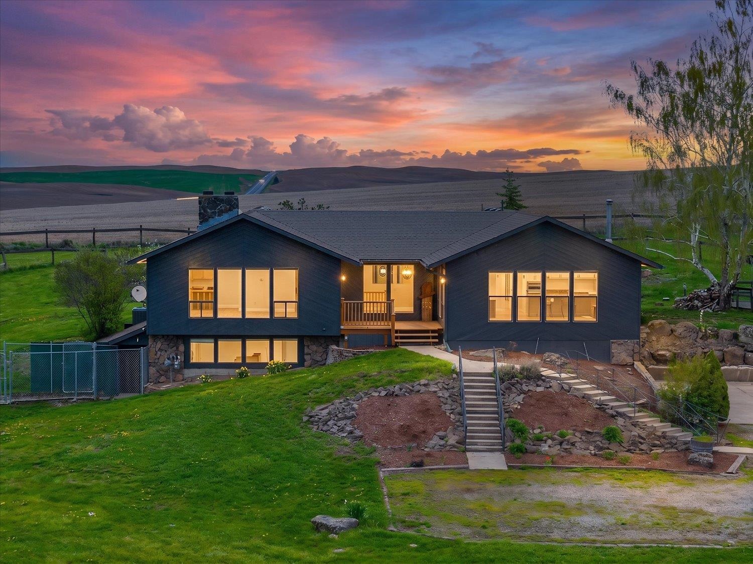 1112 East Jennings Road Spangle, WA 99031 - Photo 1 of 44