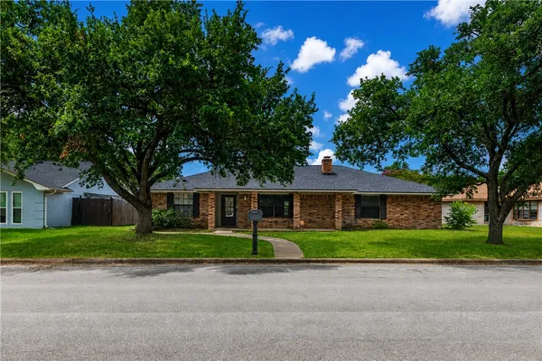 $2,200 | 2312 Windsor Drive, Bryan, TX 77802