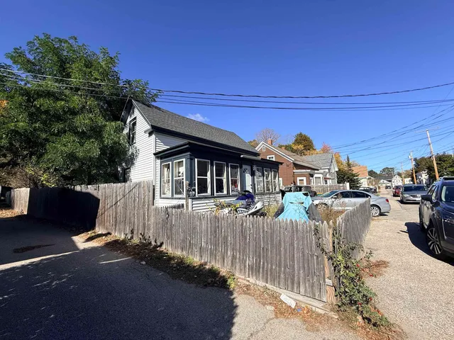 $284,000 | 21 Maple Street, Rochester, NH 03867