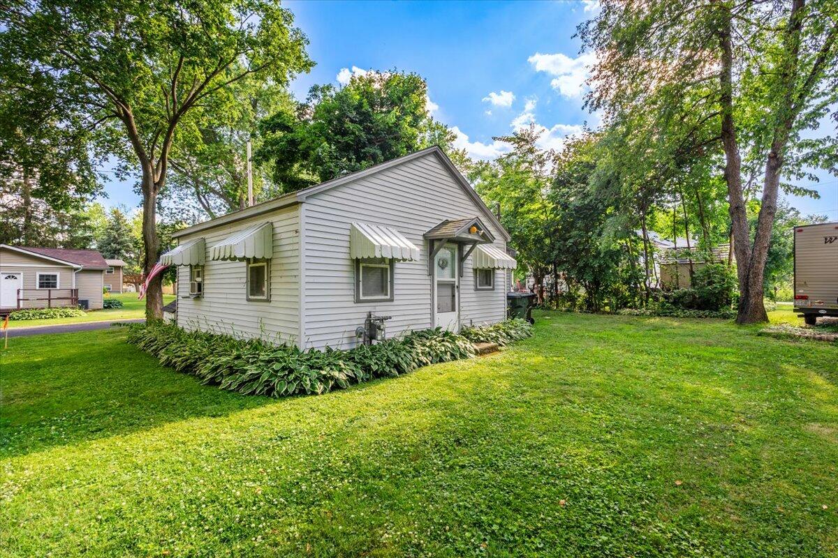 W1044 Anemone Road Bloomfield, WI 53128 - Photo 7 of 16 07-DSC06102-HDR