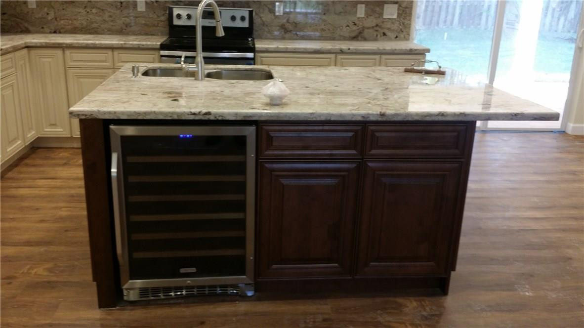 11404 Chipmunk Drive Boca Raton, FL 33428 - Photo 8 of 10 island with wine cooler