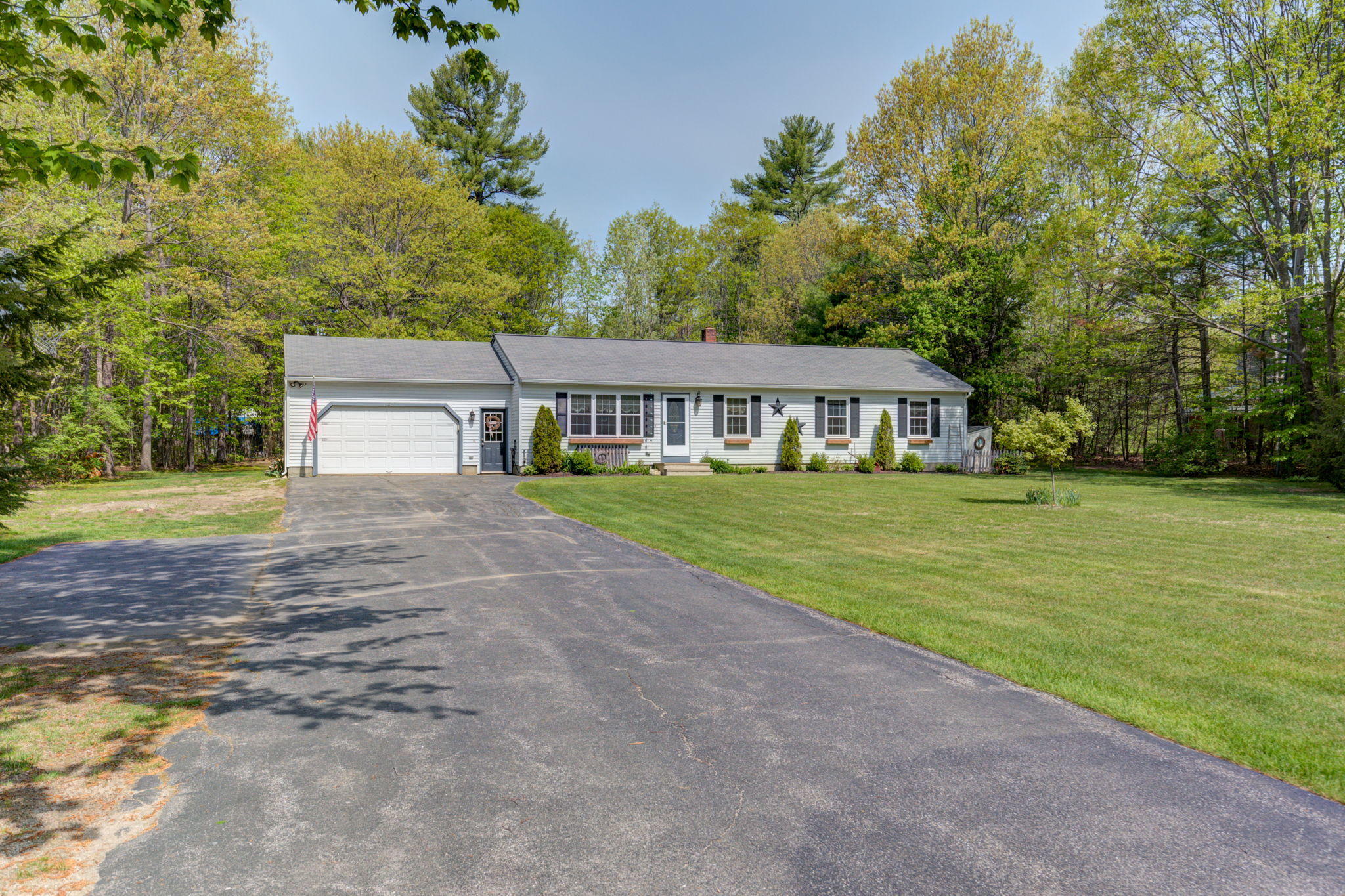 12 High Point Circle Buxton, ME 04093 - Photo 2 of 40 Maine_Waterfront_Real Estate_Tru Brit Re