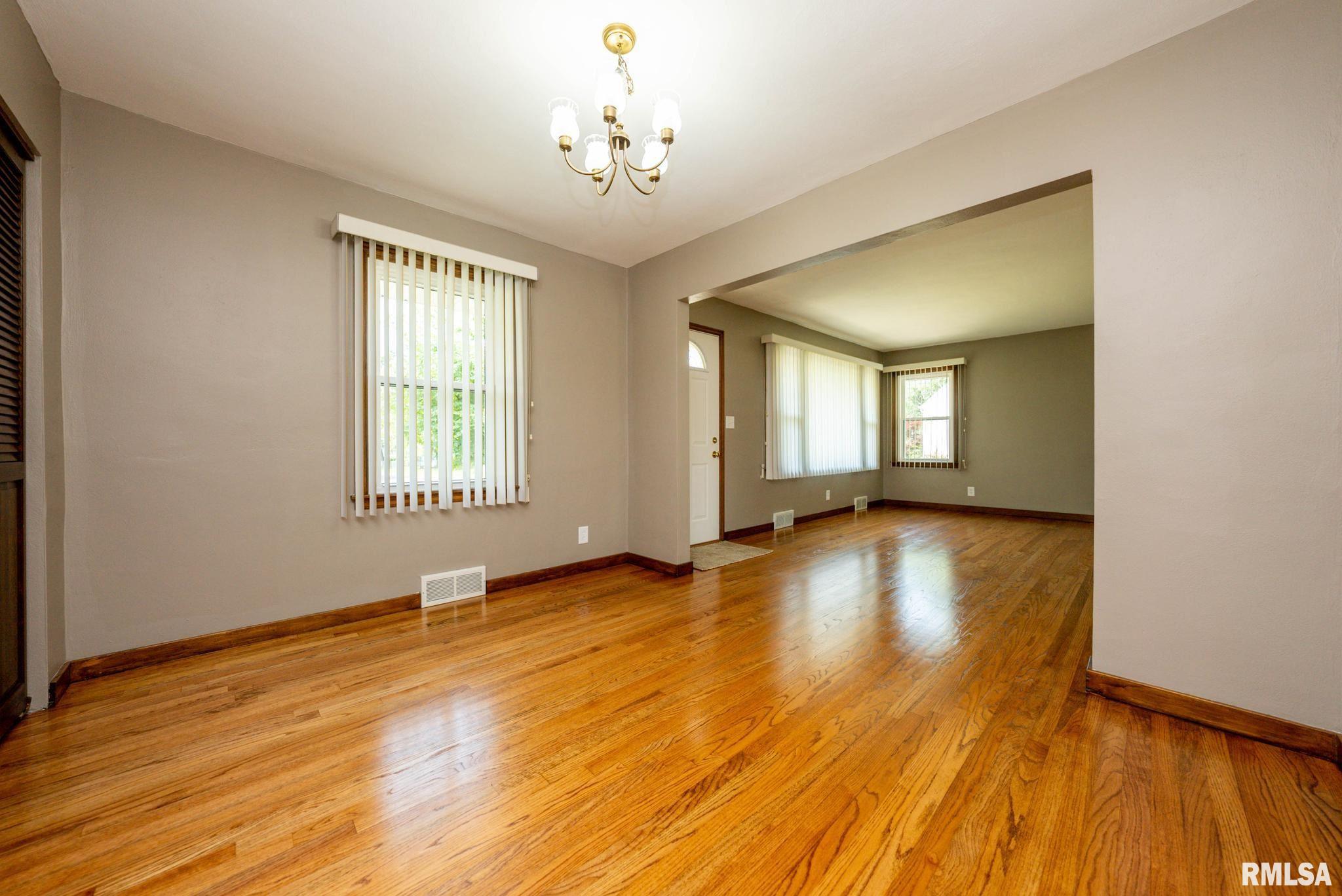 705 Spring Street Washington, IL 61571 - Photo 8 of 43 Gallery Image 8