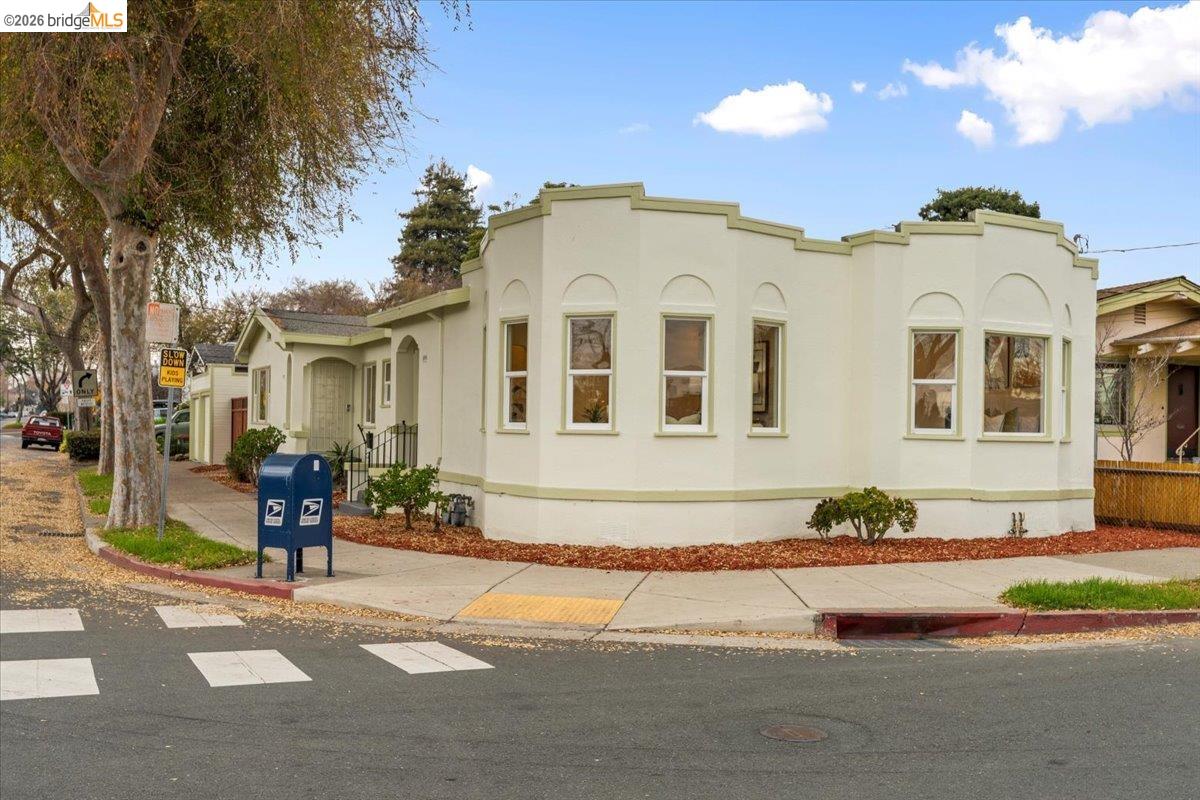 2717 Mabel Street Berkeley, CA 94702 - Photo 2 of 60 a front view of a house with a yard